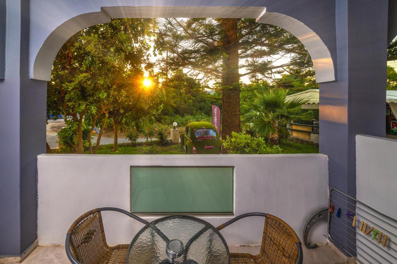 אמודי Amarylis Beachfront Studios מראה חיצוני תמונה